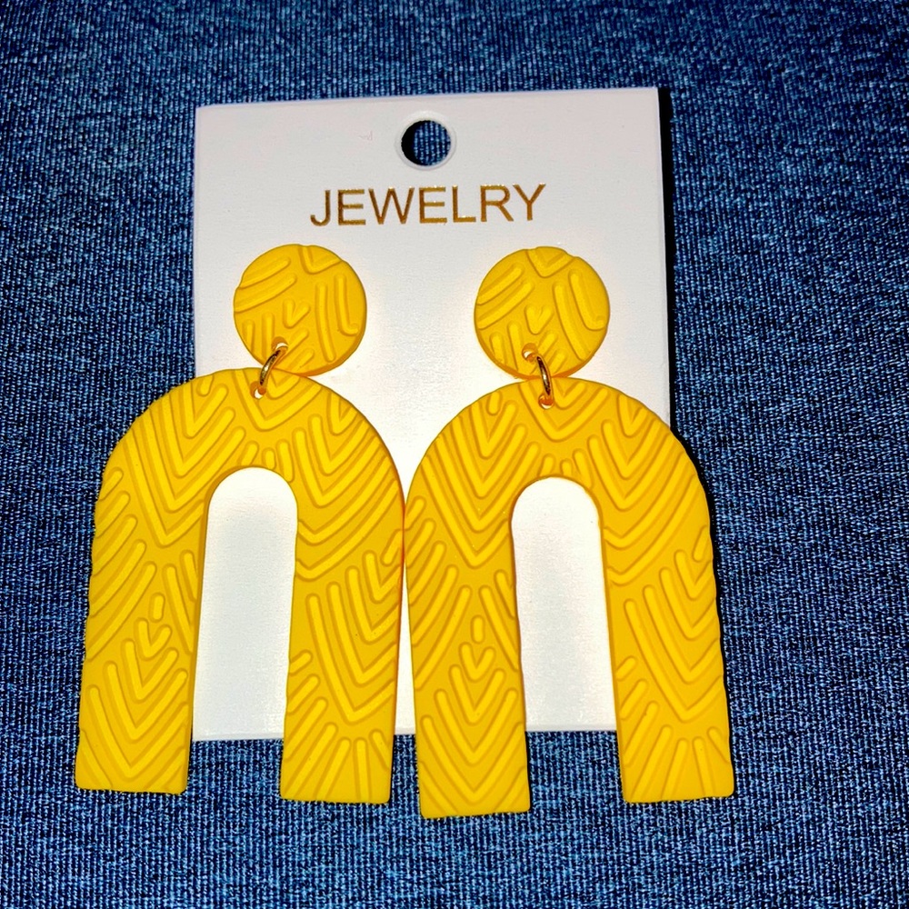 🟢 Beautiful dropped U shape earnings 🟢